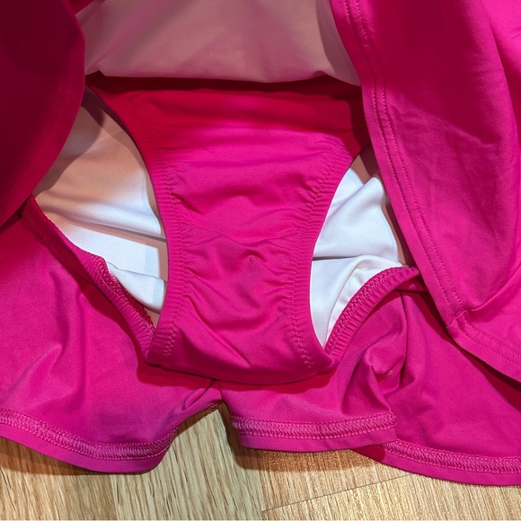 Lands End bright‎ pink flounce swim skirt 10 - Picture 2 of 3